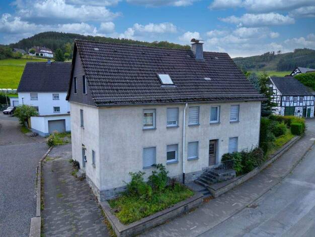 Mehrfamilienhaus zum Kauf 93.000 € 8 Zimmer 206 m² 1.084 m² Grundstück Endorf Sundern-Endorf 59846