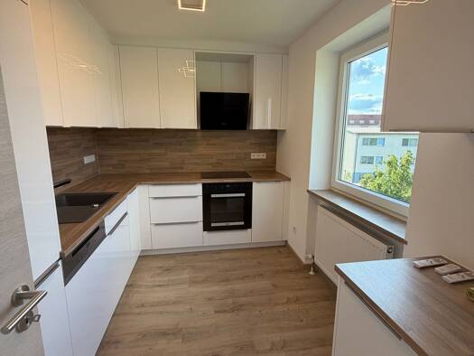 Wohnung zur Miete 920 € 3,5 Zimmer 85 m² Geschoss 2/3 frei ab 01.10.2026 Amberg Amberg 92224