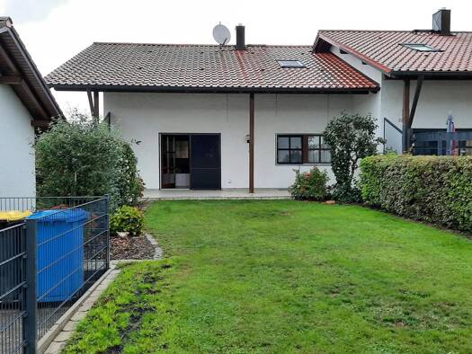 Doppelhaushälfte zur Miete 1.100 € 6 Zimmer 120 m² 300 m² Grundstück frei ab 01.02.2027 Egglham Egglham 84385
