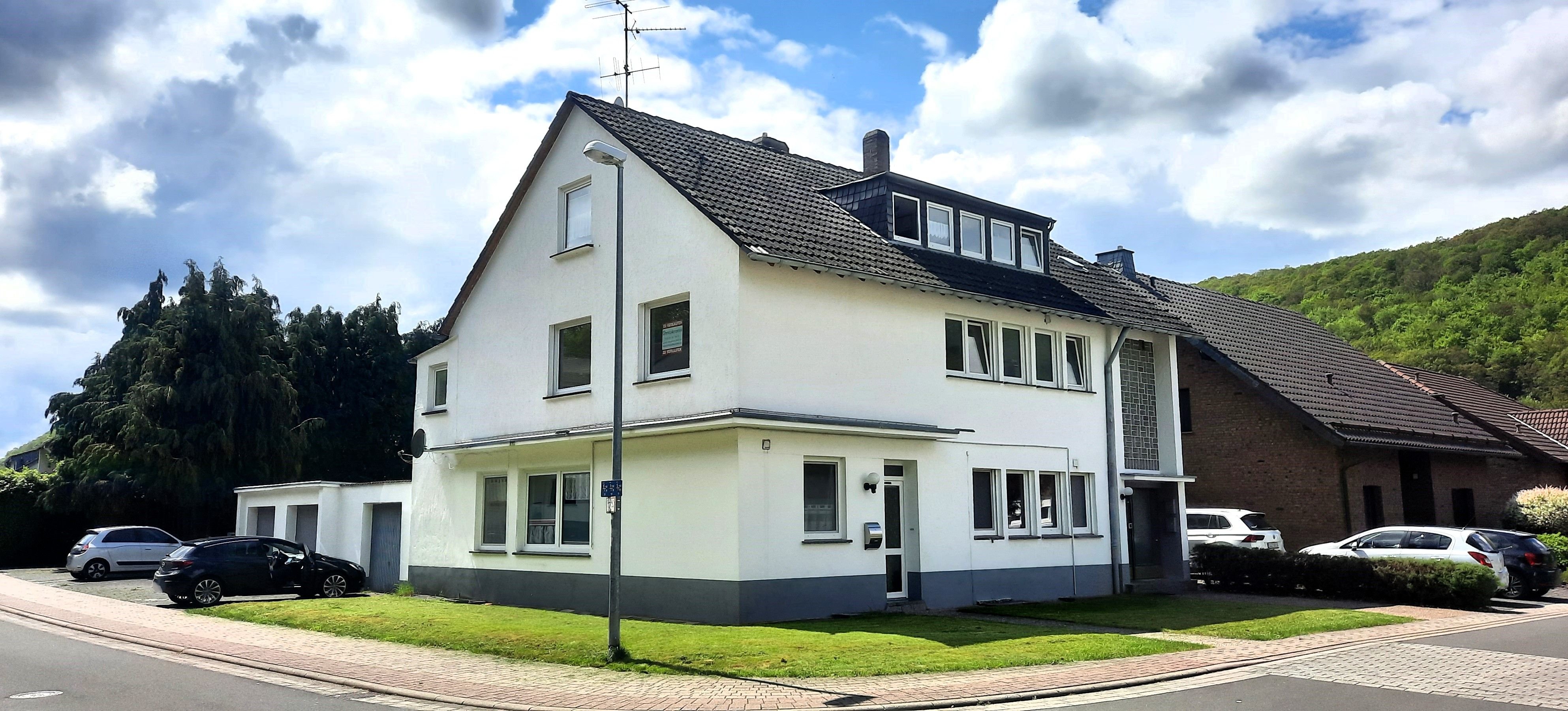 Mehrfamilienhaus zum Kauf als Kapitalanlage geeignet 289.000 € 11 Zimmer 260 m²<br/>Wohnfläche 700 m²<br/>Grundstück Claudiusstraße 1 Gemünd Schleiden 53937