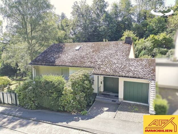 Einfamilienhaus zum Kauf 263.000 € 5 Zimmer 206 m² 1.303 m² Grundstück Arnsberg Arnsberg 59821