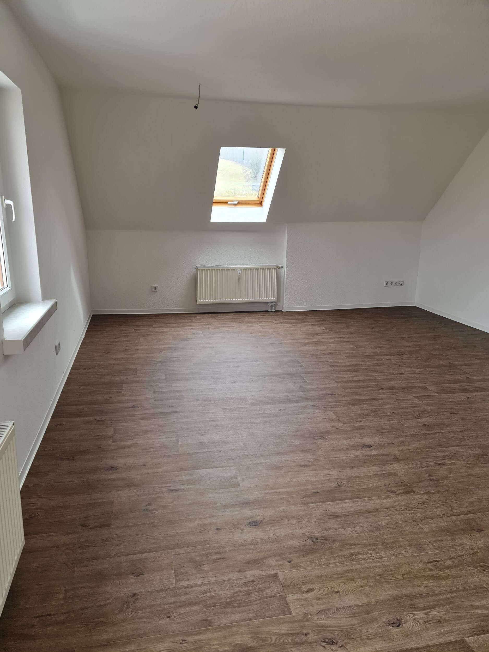 Maisonette zur Miete 350 € 2 Zimmer 57 m²<br/>Wohnfläche 3.<br/>Geschoss ab sofort<br/>Verfügbarkeit Annaberger Str. 385 Harthau 451 Chemnitz 09125