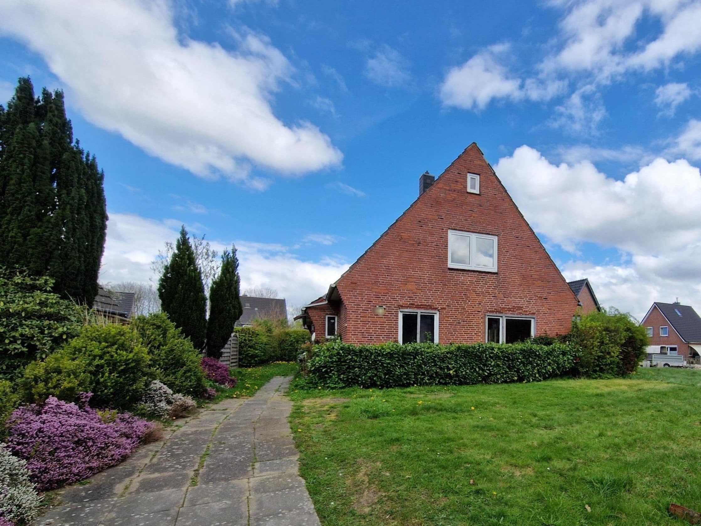 Einfamilienhaus zum Kauf 179.000 € 3 Zimmer 85 m²<br/>Wohnfläche 712 m²<br/>Grundstück Nord Husum 25813