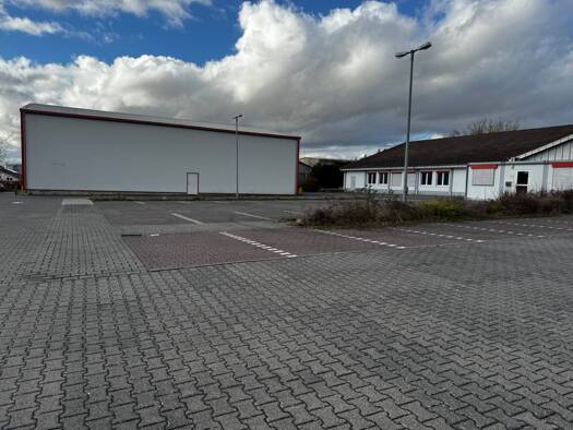Lagerhalle zur Miete 11.200 € 1.740 m² Lagerfläche Großgartach Leingarten 74211