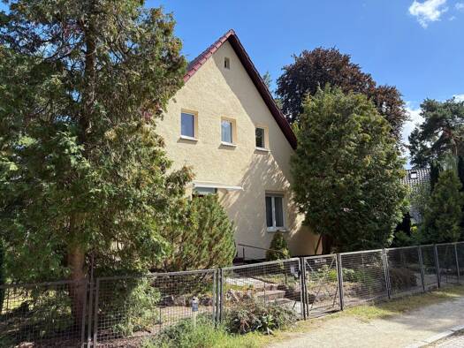 Einfamilienhaus zur Miete 1.950 € 4,5 Zimmer 99 m² 538 m² Grundstück frei ab 01.04.2026 Kleinmachnow 14532