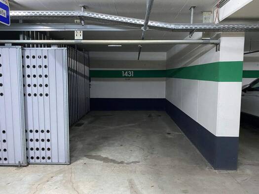 Tiefgaragenstellplatz zur Miete 85 € Am Brauhaus 10 Radeberger Vorstadt Dresden 01099