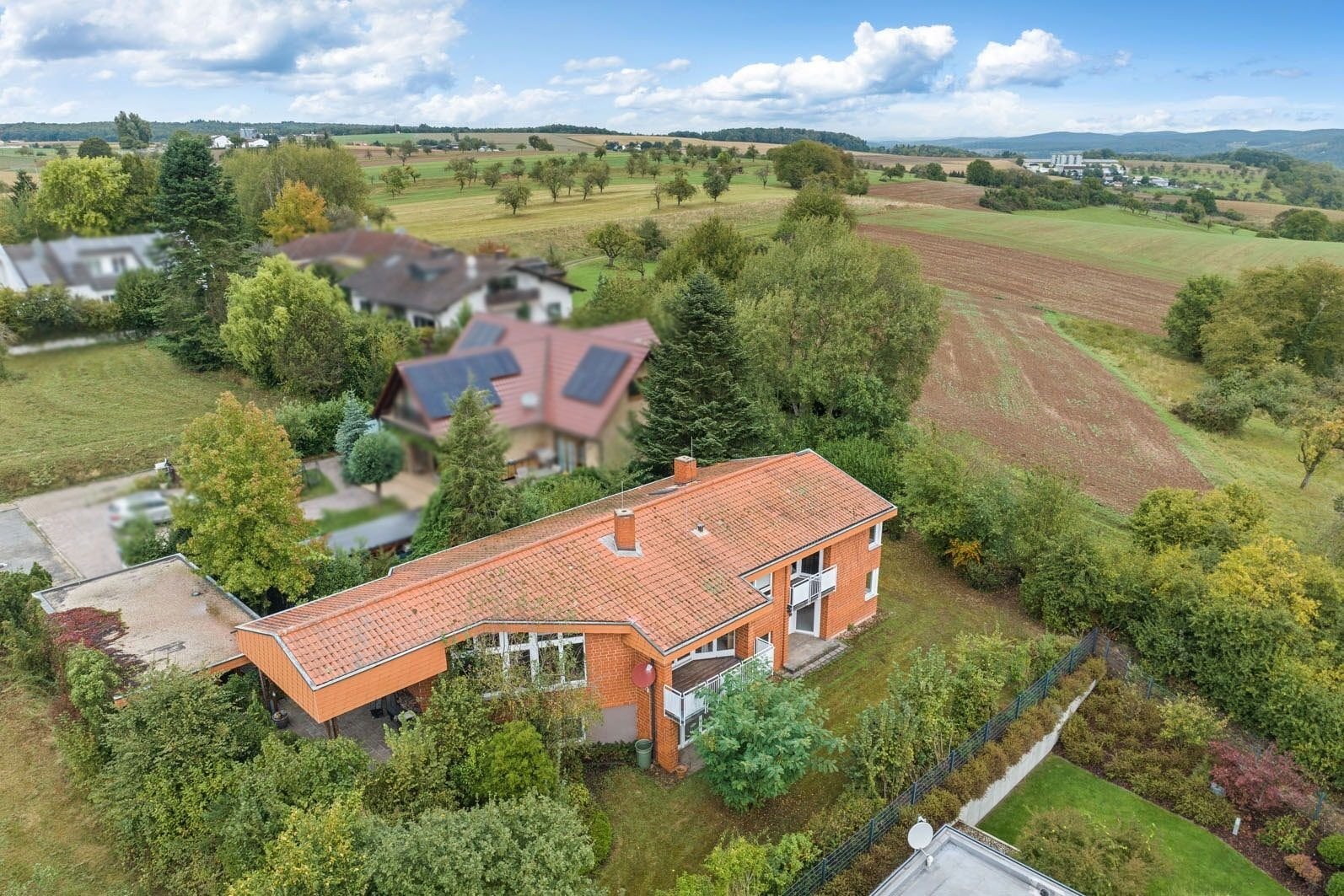 Einfamilienhaus zum Kauf 695.000 € 6 Zimmer 230 m²<br/>Wohnfläche 950 m²<br/>Grundstück Obernburg Obernburg 63785