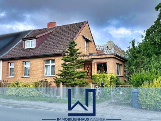 Doppelhaushälfte zum Kauf 94.000 € 5 Zimmer 97 m² 492 m² Grundstück Altentreptow 17087