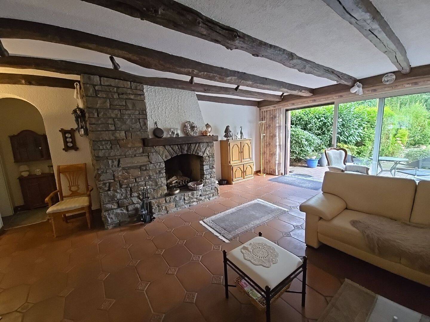 Property thumbnail 2