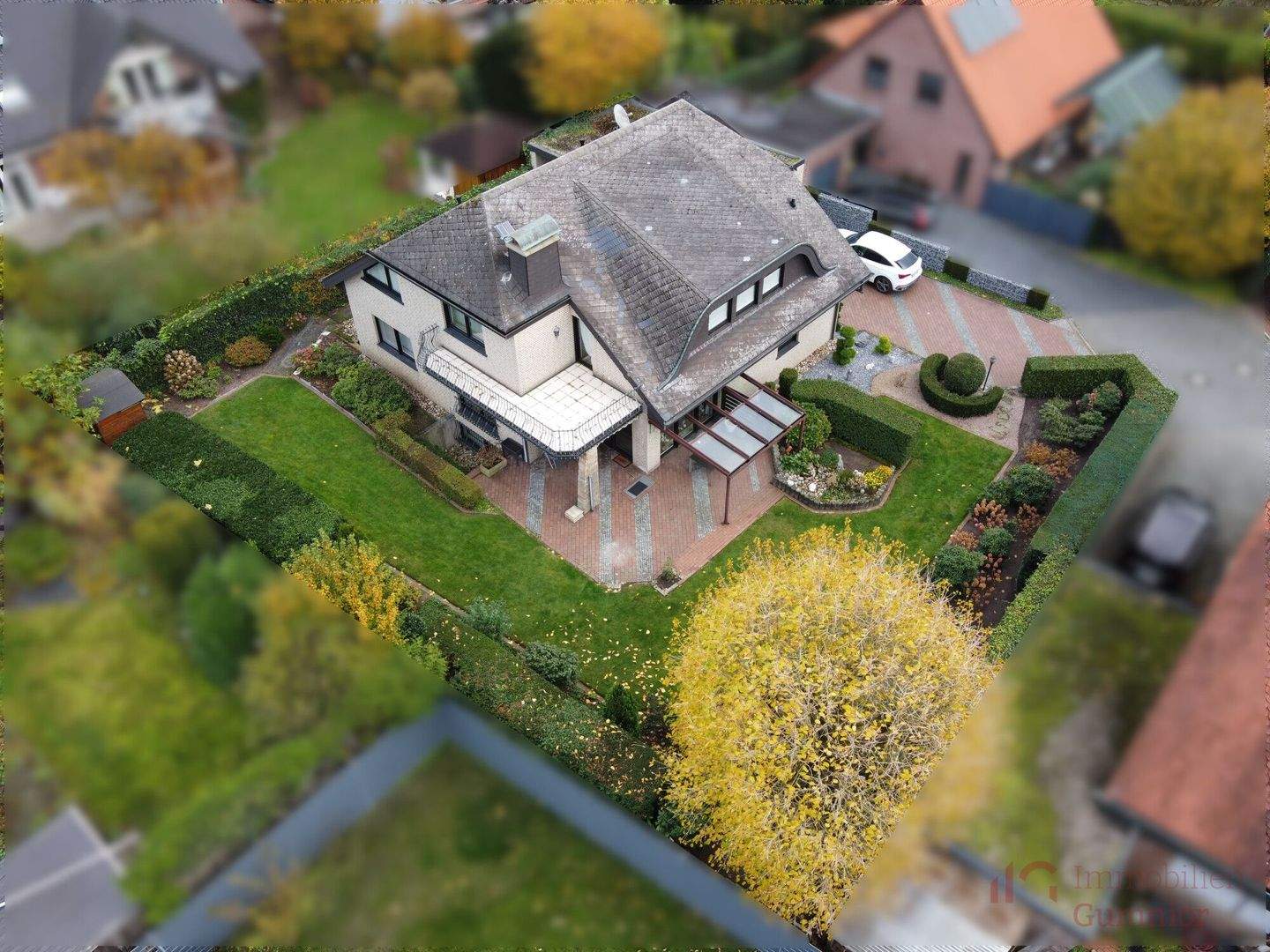 Immobilie in Salzbergen - IMMOBILIEN GUMNIOR präsentiert: luxuriöses Ein/-Zweifamilienhaus in Sackgassenlage von Salzbergen - Bild 1