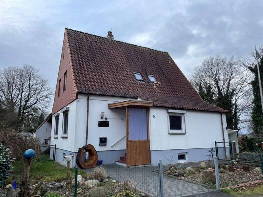 Einfamilienhaus zur Miete 1.100 € 5 Zimmer 105 m² 250 m² Grundstück frei ab 01.04.2026 Loxstedt 27612