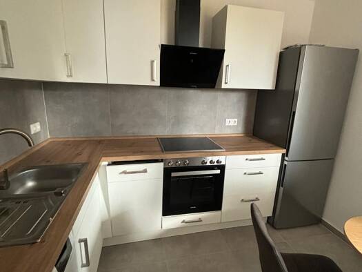 Wohnung zum Kauf 369.000 € 2 Zimmer 47 m² Geschoss 2/14 frei ab sofort Sachsenhausen Frankfurt 60598