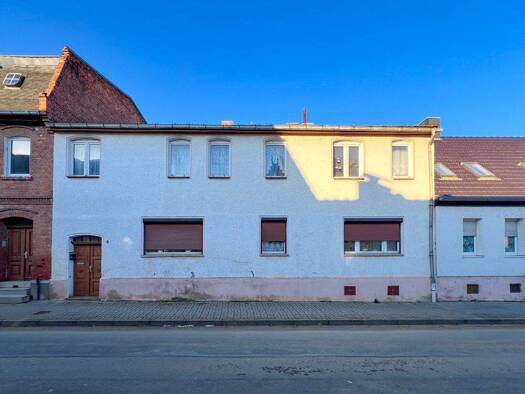 Einfamilienhaus zum Kauf 26.900 € 6 Zimmer 170 m² 472 m² Grundstück Wiesenstr. 4 Güsten 39439