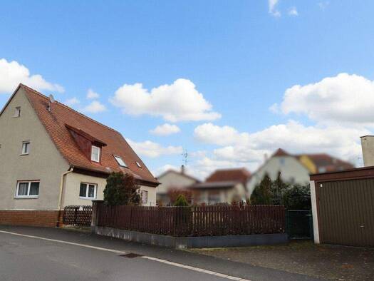Einfamilienhaus zum Kauf 330.000 € 6 Zimmer 143 m² 280 m² Grundstück Büchenbach Erlangen 91056