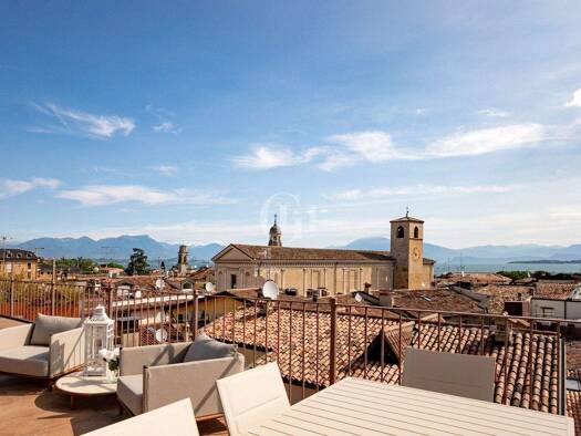 Penthouse zum Kauf 1.790.000 € 6,5 Zimmer 180 m² 3. Geschoss frei ab sofort Desenzano del Garda 25015