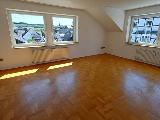 Wohnung zur Miete 660 € 5 Zimmer 120 m² Geschoss 2/3 frei ab sofort Im Ohle 10 Bad Fredeburg Schmallenberg 57392