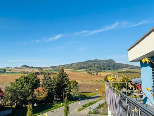 Penthouse zur Miete 1.390 € 3,5 Zimmer 95 m² Geschoss 2/2 frei ab sofort Duchtlingen Hilzingen 78247