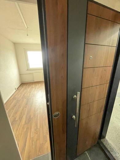 Wohnung zur Miete 526 € 3 Zimmer 70,2 m² EG frei ab sofort Hohes Gebirge 20-24 Neustädtel Schneeberg 08289