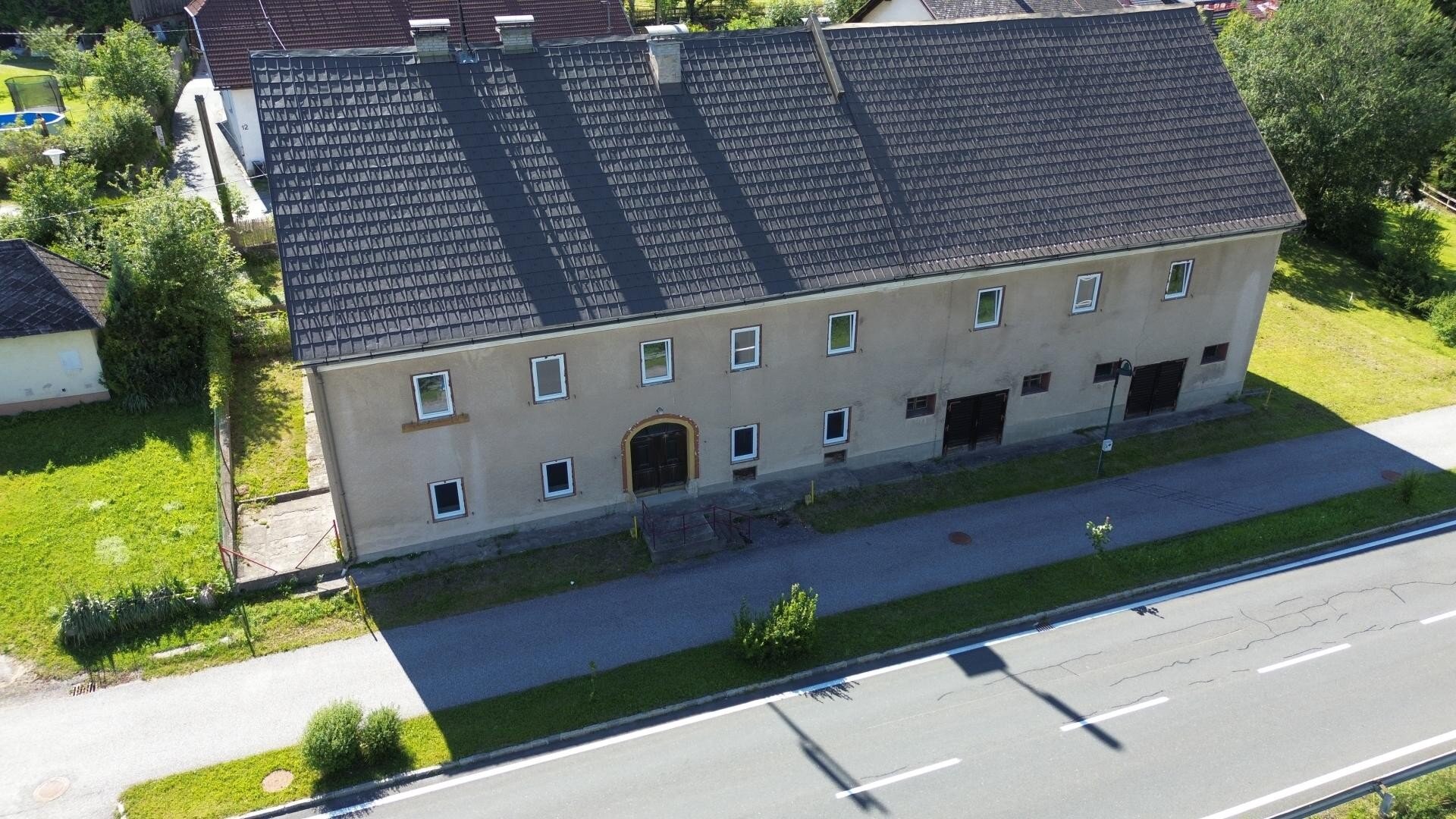 Einfamilienhaus zum Kauf 199.000 € 12 Zimmer 480 m²<br/>Wohnfläche 1.073 m²<br/>Grundstück Maglern 9602