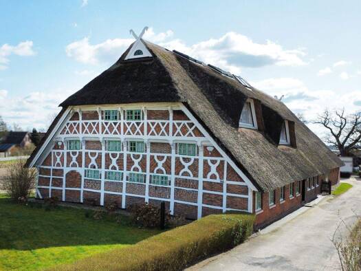 Haus zum Kauf 975.000 € 12 Zimmer 2.400 m² Grundstück Neuengamme Hamburg 21037