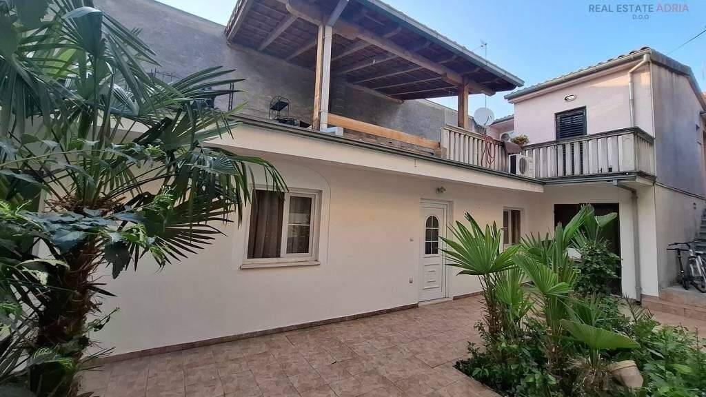Haus zum Kauf 893.000 € 4 Zimmer 206 m² Biograd na Moru