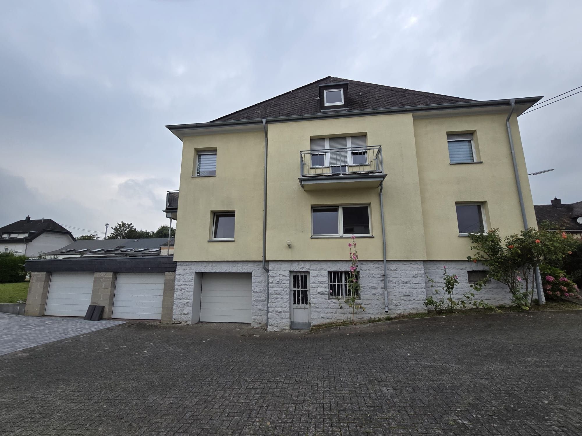 Mehrfamilienhaus zum Kauf als Kapitalanlage geeignet 519.000 € 10 Zimmer 350 m²<br/>Wohnfläche 700 m²<br/>Grundstück Siershahn 56427