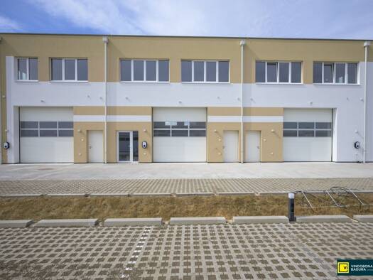 Halle/Industriefläche zur Miete - Erstbezug 2.086 € 177,1 m² Lagerfläche Gewerbestraße Baden 2500
