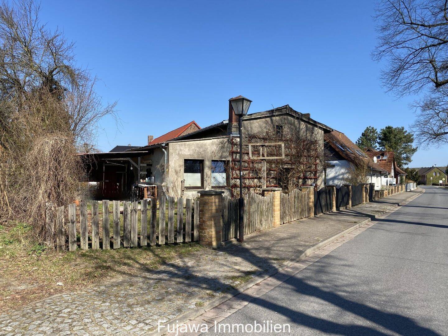 Immobilie in Wittstock/Dosse - sanierungsbedürftiges Haus mit Garage und Nebengebäude günstig zu verkaufen - Bild 1