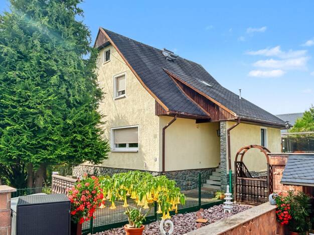 Einfamilienhaus zum Kauf 179.999 € 5 Zimmer 110 m² 466 m² Grundstück Hohndorf 09394