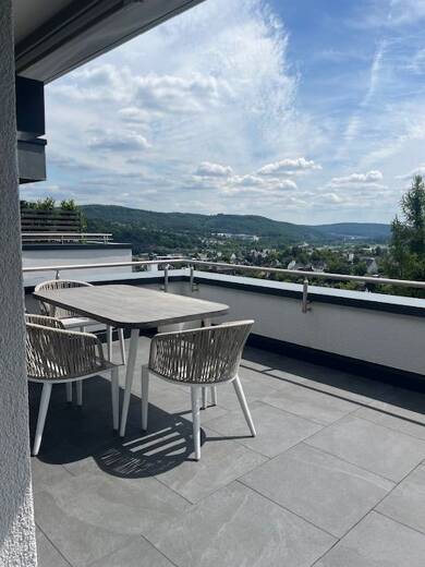 Wohnung zur Miete 1.290 € 3 Zimmer 93 m² 2. Geschoss Schönblick Herborn Herborn 35745