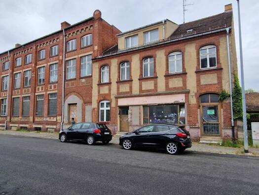Mehrfamilienhaus zum Kauf 569.000 € 6 Zimmer 263,5 m² 986 m² Grundstück Luckenwalde Luckenwalde 14943