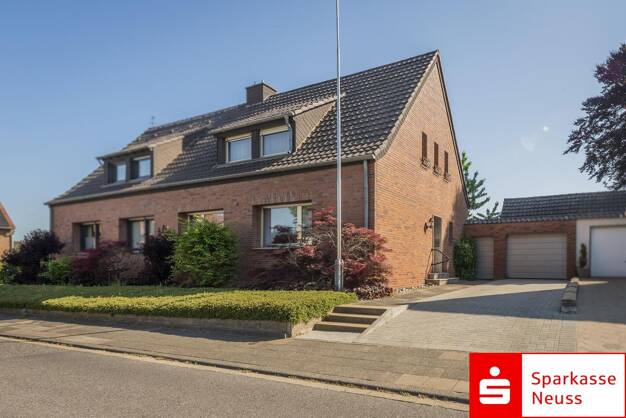 Doppelhaushälfte zum Kauf 299.000 € 6 Zimmer 103,6 m² 618 m² Grundstück Bedburdyck Jüchen 41363