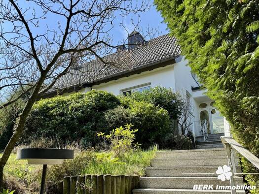 Einfamilienhaus zum Kauf 649.000 € 8 Zimmer 411,9 m² 1.378 m² Grundstück Oberbessenbach Bessenbach 63856