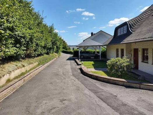 Einfamilienhaus zum Kauf 299.000 € 6 Zimmer 298 m² 1.145 m² Grundstück frei ab sofort Am Kapellenberg 39 Beverungen 37688