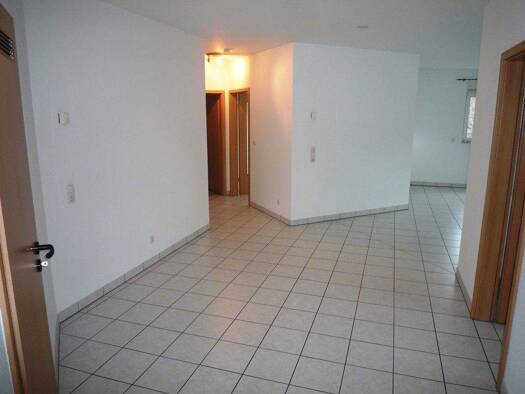 Wohnung zur Miete 790 € 3 Zimmer 88 m² 1. Geschoss Estenfeld 97230