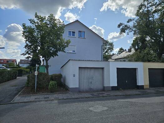 Mehrfamilienhaus zum Kauf als Kapitalanlage geeignet 795.000 € 11 Zimmer 284 m² 587 m² Grundstück Griesheim 64347