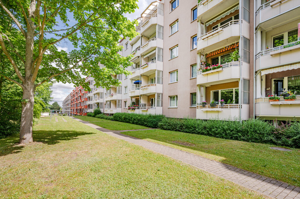 Wohnung zur Miete 386 € 3 Zimmer 60 m²<br/>Wohnfläche 4.<br/>Geschoss 01.01.2025<br/>Verfügbarkeit Neustrelitzer Straße 86 Lindenbergviertel Neubrandenburg 17033