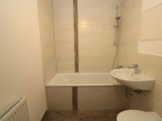 Wohnung zur Miete 389 € 3 Zimmer 55,2 m² 3. Geschoss Johanna-Römer-Straße 8 Freiberg 09599