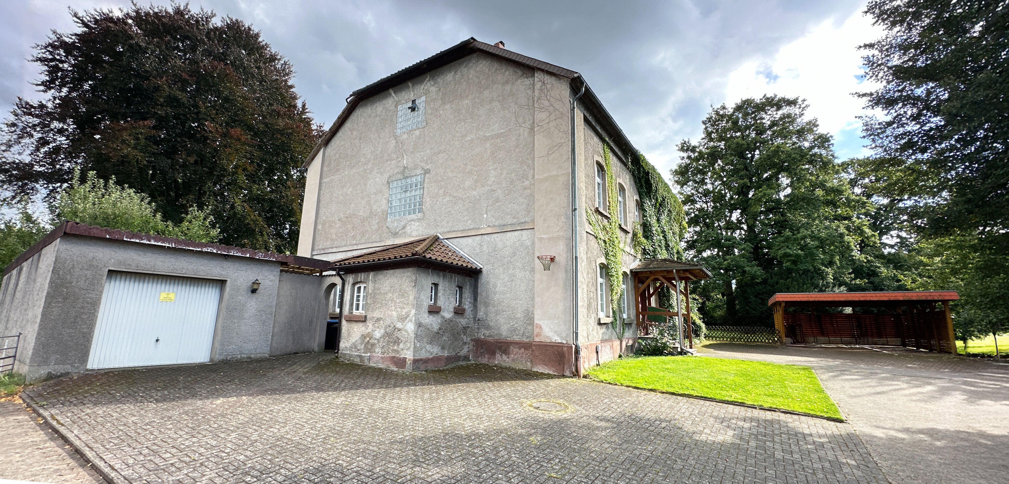 Haus zum Kauf 195.000 € 10 Zimmer 305 m²<br/>Wohnfläche 2.038 m²<br/>Grundstück Ellensen Dassel 37586