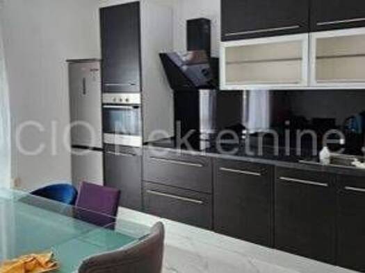 Wohnung zur Miete 1.000 € 6 Zimmer 95 m² 1. Geschoss Solin