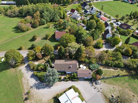 Einfamilienhaus zum Kauf 665.000 € 9 Zimmer 260 m² 3.137 m² Grundstück frei ab 01.03.2027 Altenburg Jestetten 79798
