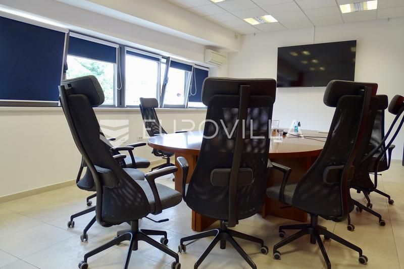 Büro-/Praxisfläche zum Kauf 330.000 € Zegoti Kastav center 51215