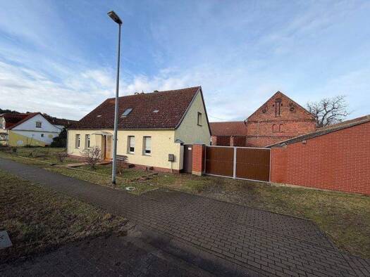 Bauernhaus zum Kauf 199.000 € 6,5 Zimmer 207 m² 2.647 m² Grundstück frei ab sofort Bücknitz Ziesar 14793