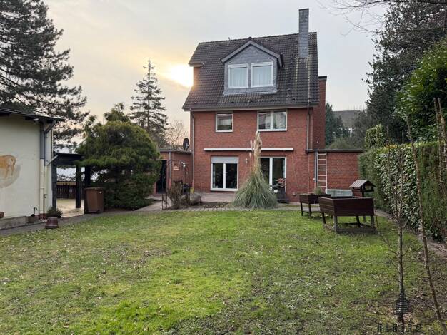 Mehrfamilienhaus zum Kauf 729.500 € 7 Zimmer 215 m² 714 m² Grundstück Freisenbruch Essen 45279
