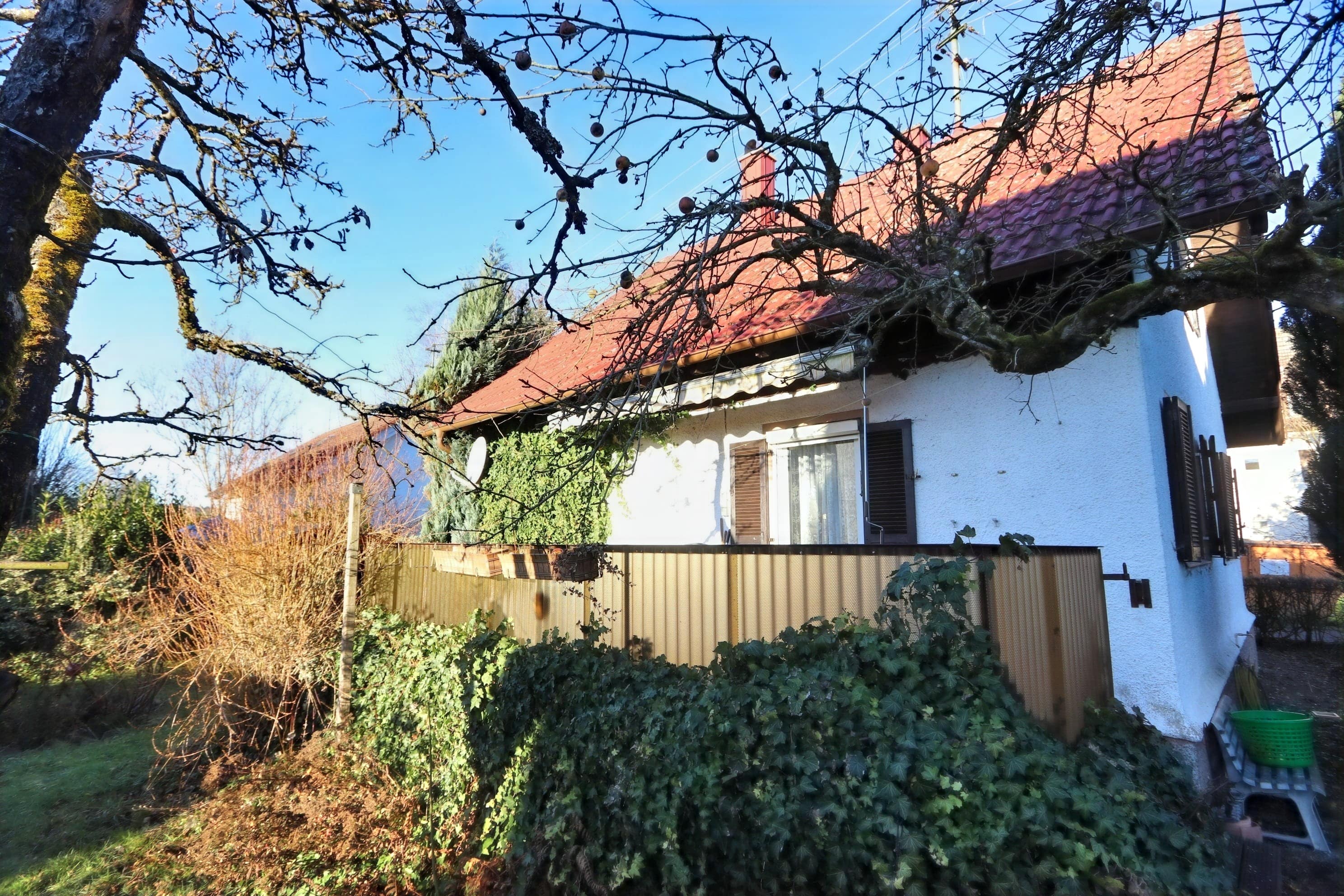 Einfamilienhaus zum Kauf 209.000 € 5 Zimmer 96 m²<br/>Wohnfläche 406 m²<br/>Grundstück ab sofort<br/>Verfügbarkeit Legau Legau 87764