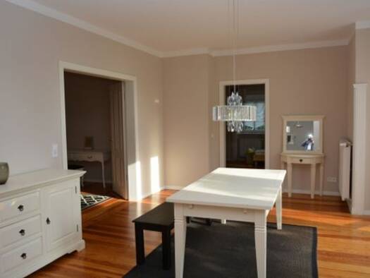 Wohnung zur Miete 1.450 € 4 Zimmer 180 m² Geschoss 2/4 frei ab 01.10.2026 Innenstadt Gera 07545