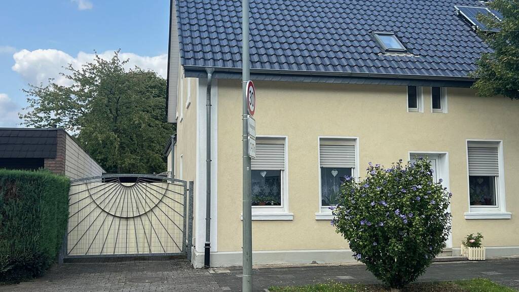 Doppelhaushälfte zum Kauf 195.000 € 5 Zimmer 110 m² 462 m² Grundstück Sünninghausen Oelde-Sünninghausen 59302