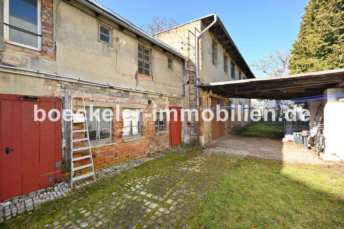 Immobilie in Naumburg (Saale) - 3-Familienhaus mit stabilen Mieteinnahmen u. Ausbaureserven - Bild 4