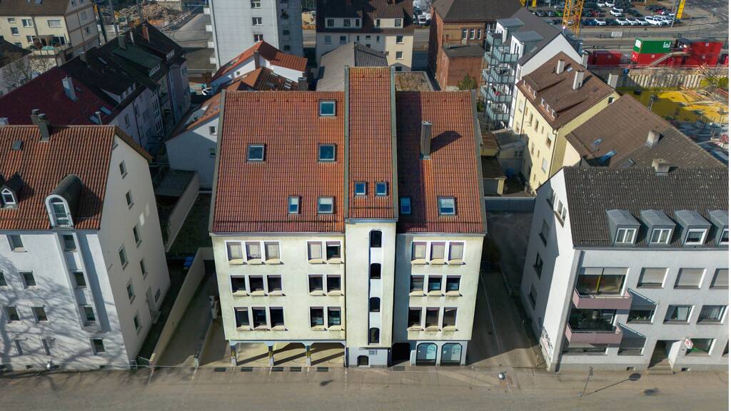 Physiotherapie-Praxis - im Erdgeschoss - mitten in Ulm - inkl. 3 Parkplätze