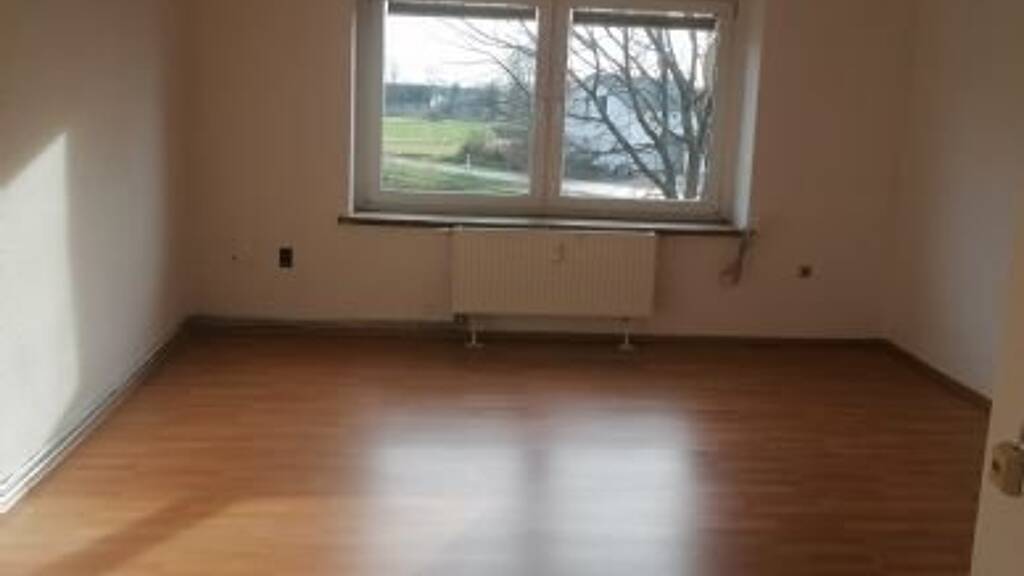Studio zur Miete 150 € 1 Zimmer 30 m² 1. Geschoss August Bebel Straße 5 Großbadegast 06369